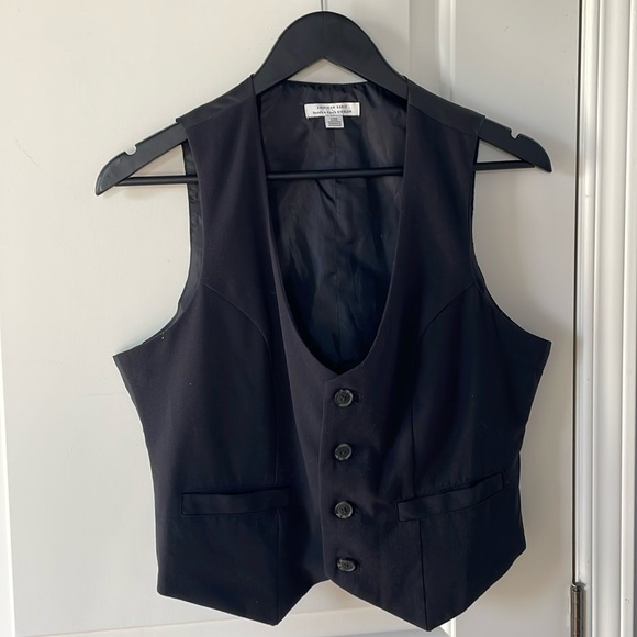 Buttoned vest - Picture 2 of 4